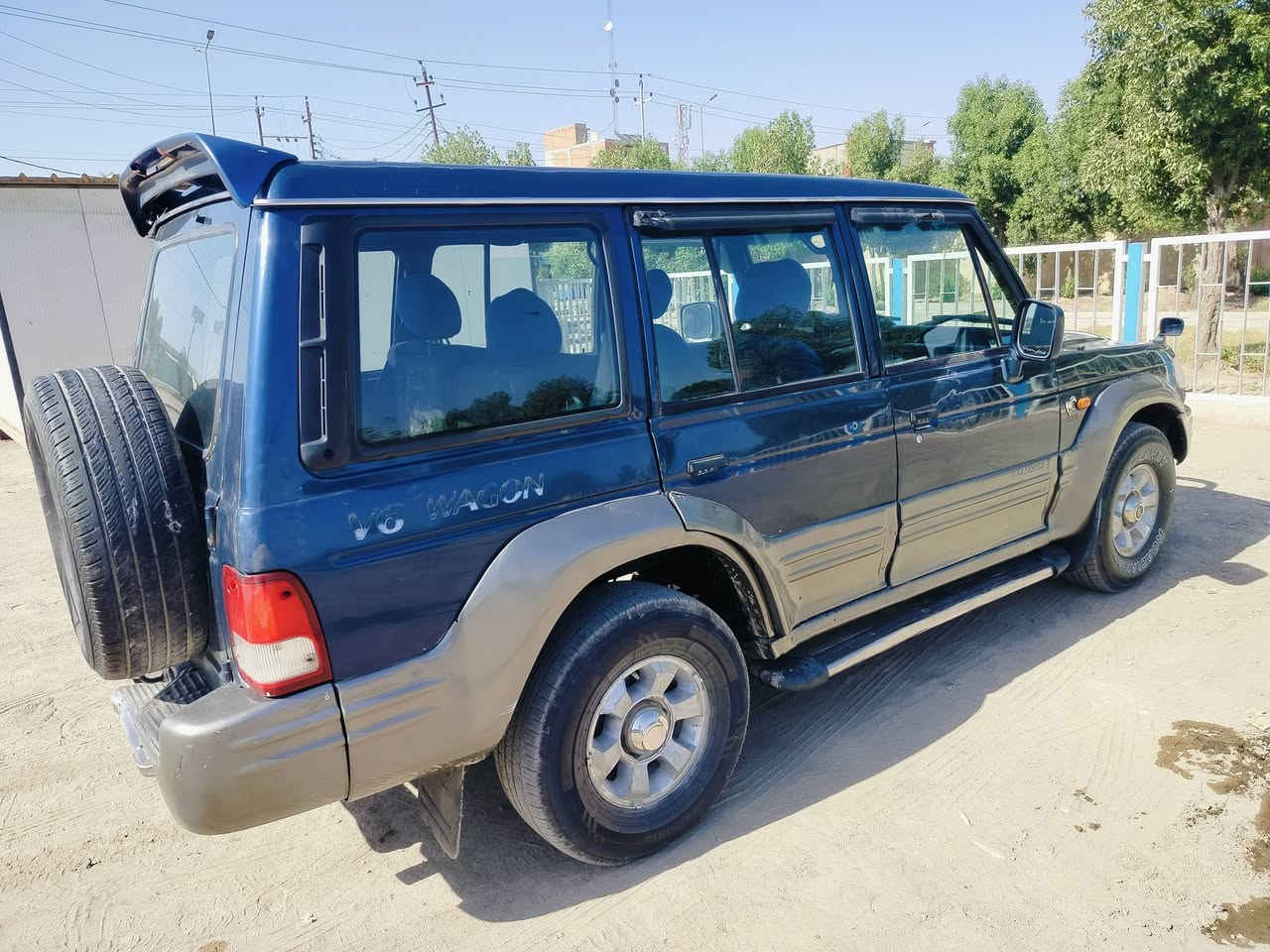 السلام عليكم من رخصه الأدمن كالوبر موديل 2001 رقم بغداد سنويه مجدده مكينه وكير عادي بلادي بانزين مكفولات لاتنقيص ولا تبخير تخم تاير كهربائيات شغاله دواخل جديده بلاديه بدون صبغ حداديه نضيفه مكان السيارة بابل الحمزه الغربي 
السعر 45 وبيه مجال 
موبايل ***********
***********
