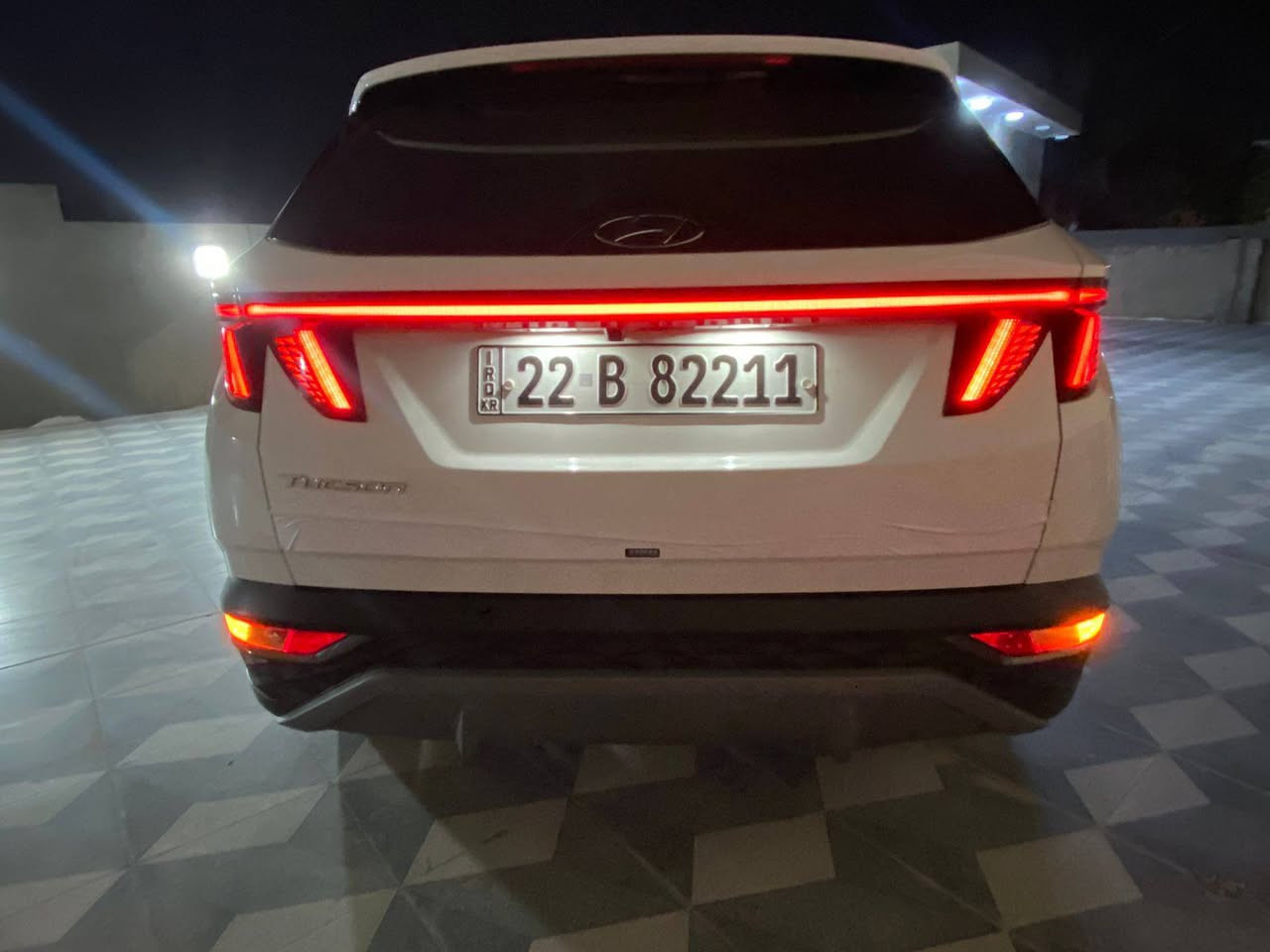 هونداي توسان   2023 خليجي 

ماشيه 40  الف فقط جديده بمعنى الكلمه

سونار جديد موجود بلمنشور  

رقم أربيل جديد  

تحويل وكاله موجود  

سياره مكفوله لا صبغ ولا بارد 

سياره بحالت زيروو بمعنى الكلمه 

  اليكم التفاصيل الآتية فول موصفات 

 حجم المحرك 2.0L 

 مفتاح التشغيل بصمة 

 تشغيل عن بعد 

سايد بريك بصمه 

 اريل نفكيتر 

حساسات أمامية 

حساسات خلفية

لايت زينون + LED 

 كشافات 

 بك لايت LED 

 دخول بصمة ذكي 

 ويل كب 18

 4 دسك

 حساسات ضغط الاطارات 

 اشارة في المرايا الجانبية 

 المرايا قابلة للطي كهرباء 

 ماسحة خلفية 

عدد AIR BAG 2

 هاند بريك بصمة 

 ا ABS 

 دشبول شاشة ديجيتال 

 شاشة Apple Car play 

 كاميرا دوارة 

 مقود جلد حياكة 

 مثبت السرعة Cruise 

 المودات والاوامر الصوتية 

 ا Bluetooth / USB 

شاحن هاتف Wireless 

مخرج منفذ الطاقة 

فحص نظام السيارة 

تتسع المقصورة ل 5 ركاب 

حركة المقاعد الأمامية كهرباء 

تجاوي 5 متحركة 

 نظام الايزو فكس ISOFIX

 قطعتين تبريد  

 أوضاع القيادة Drive Mode 

 ا ECO / NORMAL / SPORT 

 أوتو هولد Auto Hold 

 نظام مانع الانزلاق 

 نظام نزول المنحدرات 

حاملات الأكواب عدد 8

 بردات أبواب خلفية 

 بردة خلفية 

 بردة خلفية 

السعر 218  بيها مجال 

رقمي *********** 

مكاني واسط العزيزيه
