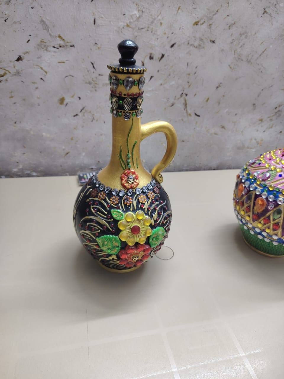 للبيع تحف فخار سعر القطعه مع التوصيل ٣٠ الف حجز  اتصال   ***********
