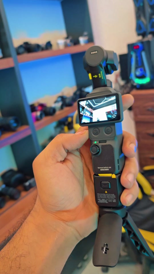 DJI Osmo Pocket 4 Combo تصوير 4K لحد 240 فريم تتبع ذكي ActiveTrack 7.0  شاشة لمس دوارة 2 إنج ذاكرة داخلية 107GB للحجز والاستفسار مراسلة واتساب  *********** *********** #كاميرا #بوكت #ازمو #dji #cam
