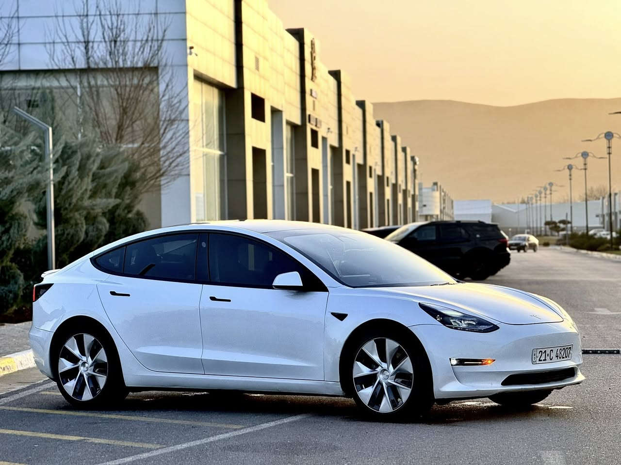 TESLA 3 2023 online
تيسلا موديل ٣ اونلاين ٢٠٢٣
نرخى // ١٦٥ وه ره قه يه 
تاك ماطۆڕ  بێ بۆیاخ یەک پەڵە کارتی هەیە 
لای چاملغی سەکن 
ئێرباک نەتەقیوە بەشەرت 
٥٧٠٠٠ کم ڕۆيشتووە 
٢ کەلەی شەحنی لەگەڵە ٣٢ ئەمپێڕ و ١٦ ئەمپێڕ 
باڵی بۆ بەستراوە .. پەردەی سەقفی هەیە 
کارت و کۆنتڕۆل و بە مۆبایل ئەکرێتەوە لەگەڵیایەتی 
شوين// سليمانى 
بۆ زانیاری زیاتر پەیوەندی بکە 
***********
***********
»«»«»«»«»«»«»«»«»«»«»«»««»«»«»«»«»»
                 تيسلا موديل ٣ ٢٠٢٣ اونلاين 
السعر// ١٦٥ ورقه 
تك ماطور بدون صبغ تحت جاملغ امامى سكن بى تكحيل 
ارباك سليم موطاك 
٥٧٠٠٠ كم ماشية 
٢ راس شاحن ويا ٢٣ امبير و ١٦ امبير 
جناح على صندوق .. بردة مال سقف 
كارت و كونترول بيلادى والبرنامج موبيل يفتح و يقفل 
المكان /// السليمانية 
هذا رقم على استسفار 
***********
***********
