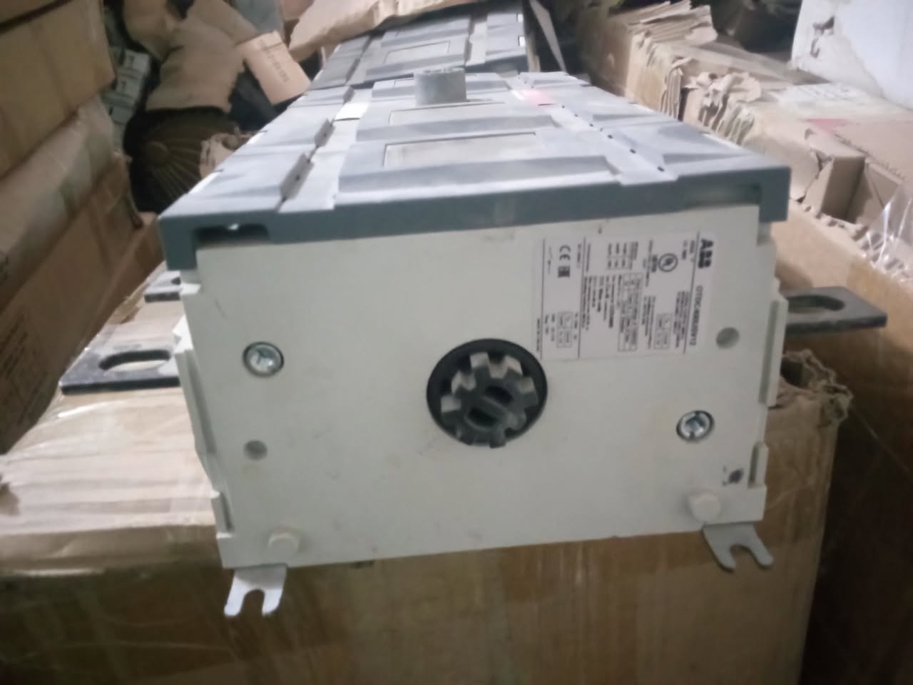 سلام عليكم ورحمه الله وبركاته 
يوجد لدينا جنج اوفر طفاء وتشغيل 
400 امبير نوع ال ABB يطالي 
جديد باكيت اصلي معه ضمان سنه 
السعر جمله 35 دولار ارخص الاسعار التنافسية 
الاستفسار *********** يوسف الكعبي 
خدمه توصيل جميع محافضات العراق 
العنوان بغداد الشورجه عكد النصارى
