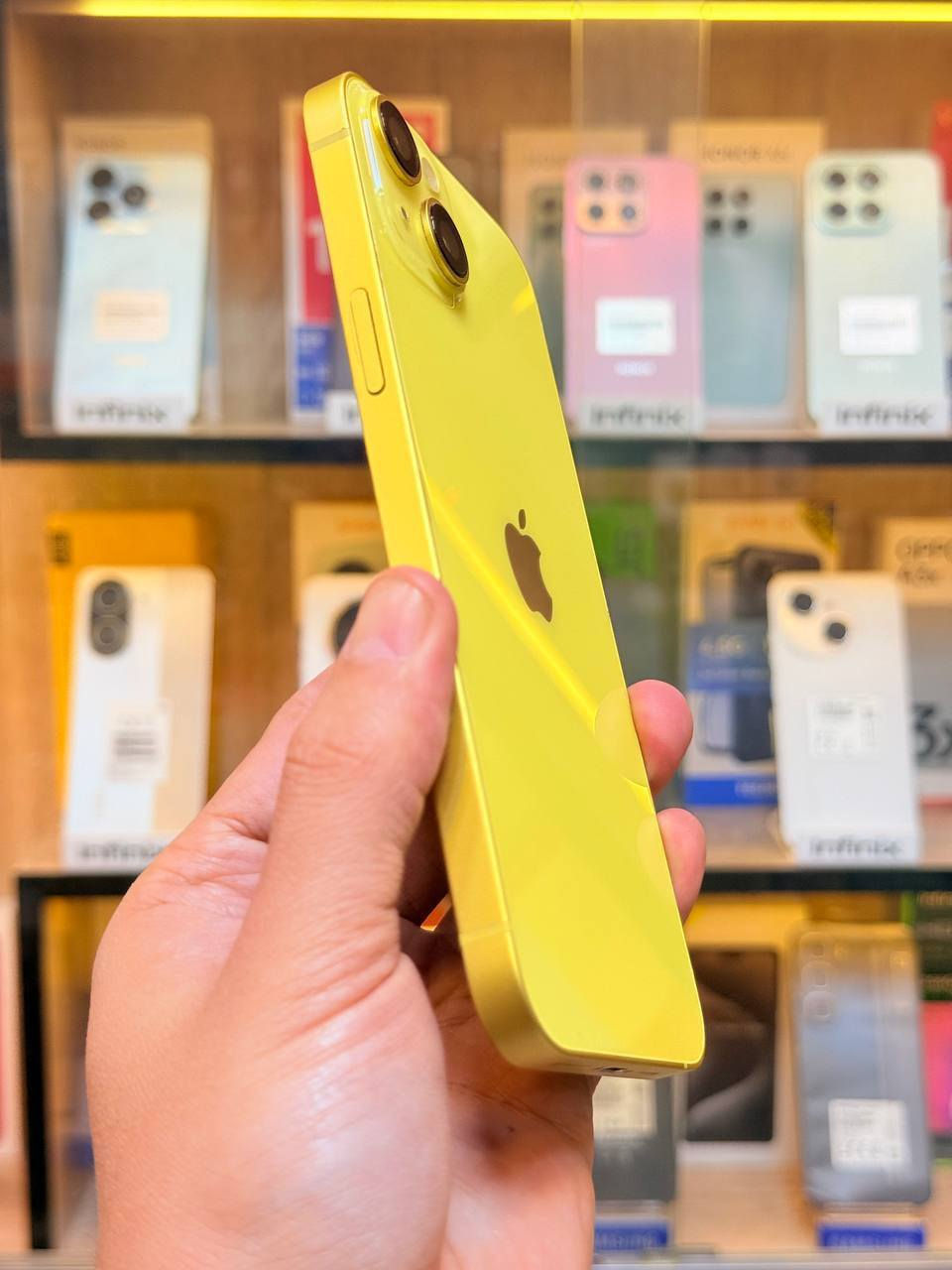 🌙🌙 عروض شهر رمضان  🌙🌙
أيفون14 ابلاص ذاكره  256بطاريه 94 لون مميز ايسم جهاز جديد يخبل ممبدل بي شي وتر بروف بالحاسبه  كله نورمال وبي ضمان 5 ايام كامل ملحقاته نموذج M لاصلي نضافه 100‎%‎   كنما فاتحه من الكارتون مكاني بغداد البياع شارع13 مركز الريس للموبايل
السعر 550 الف 
***********
