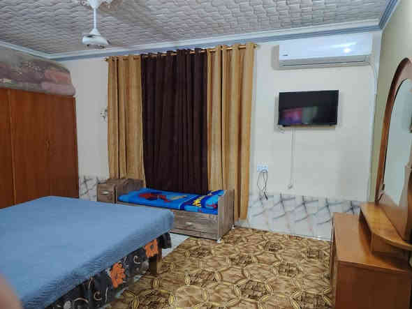 مشتمل للبيع المساحة 120م عكادة السعر 80 مليون وبي مجال قليل الموقع حي النور شارع ابو زهراء المضمد للاتصال على الرقم ***********
