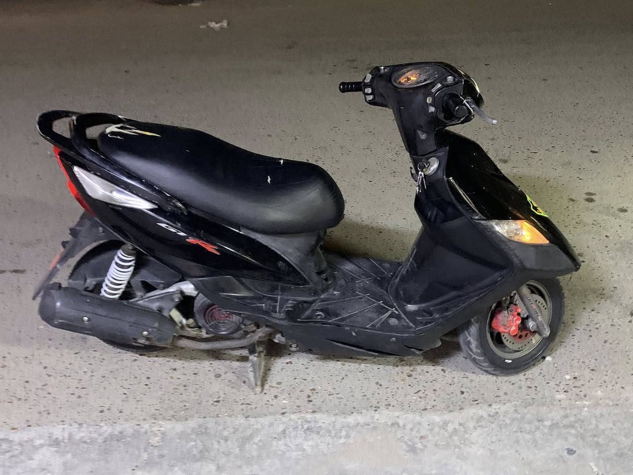 ثعلب فولل نظافه شلعه معدل ما مفتوحه مكفوله من التبخير والنظوح وياها منفيس كامله مكمله شغل واطلع 
مكاني الكاظميه ساحت عدن 
السعر : 750 بيها مجال 
***********
