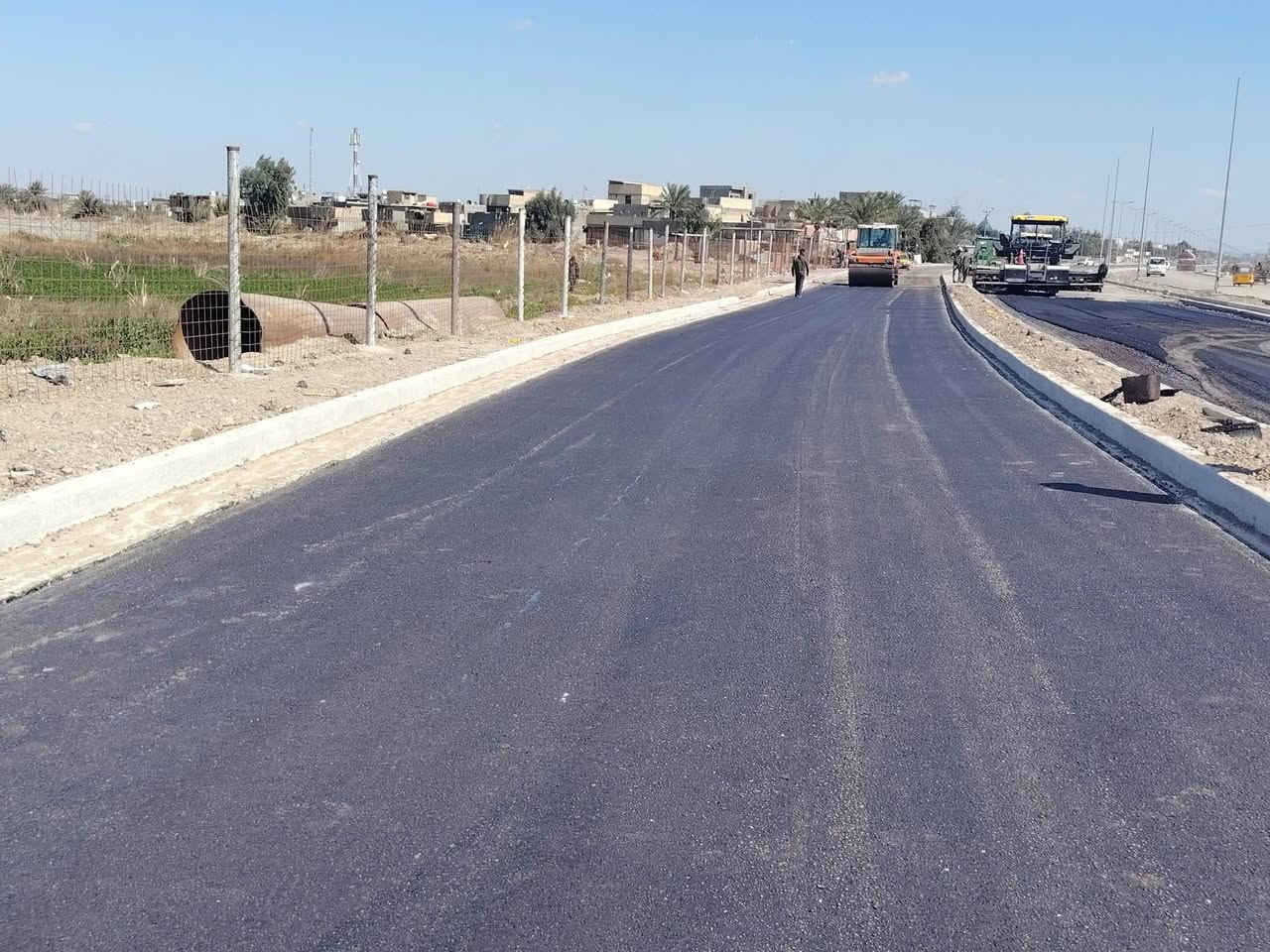السلام عليكم مستعدين لتبليط الشوارع الحكوميه والزراعيه وبأسعار  تنافسيه كافه محافظات العراق الاستفسار  ***********
