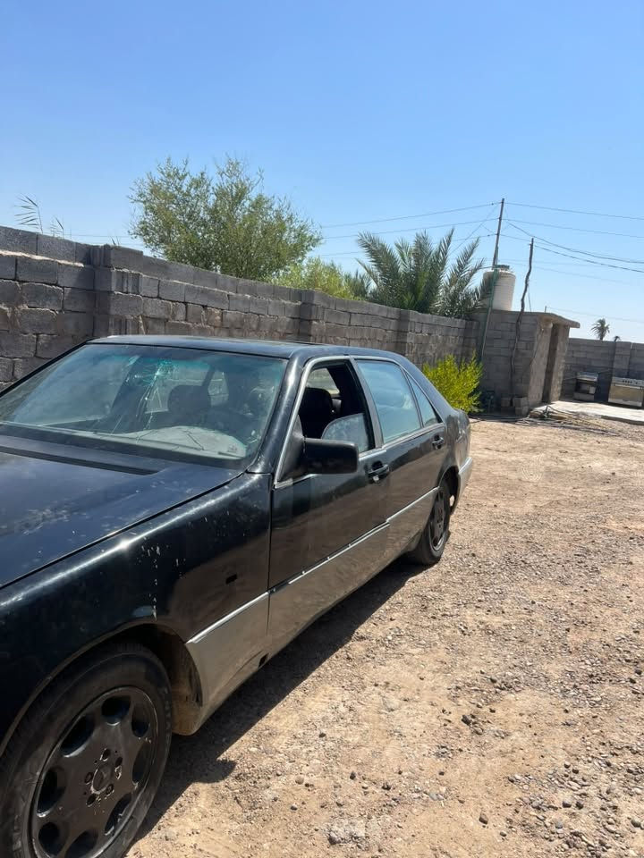 السلام عليكم مكلف بلنشر
مارسدس شبح موديل 94فول مواصفات 

السياره متروكه مال تعمير 
دشبولها تعبان يرادله ترتيب 
كشناتها مدوشمه حلوه ومرتبه 
كير ومحرك vvt 3000
كيرها حلو لمحرك شوفت عينك 
لان متروكه بيها خربطه 
يحتاجلها كهربائيات كامله 
رقم انبار راعيها يريد تحويل 
اخابرلكيا تريد انطيك رقمه هوه بلوكاله موجود 
تخابره وتشوف 
شرط التحويل 
دهن جديد 
نوزلات جديده 
بلكات جديده
فيت بم جديد 
تايراتها 4جدد وبيها سبير هم جديد 
لتسئلني شبيها صبغ السياره صارلها 32سنه بلشارع 
سعرها 22 ترهم مراوس 
اتصال ***********
