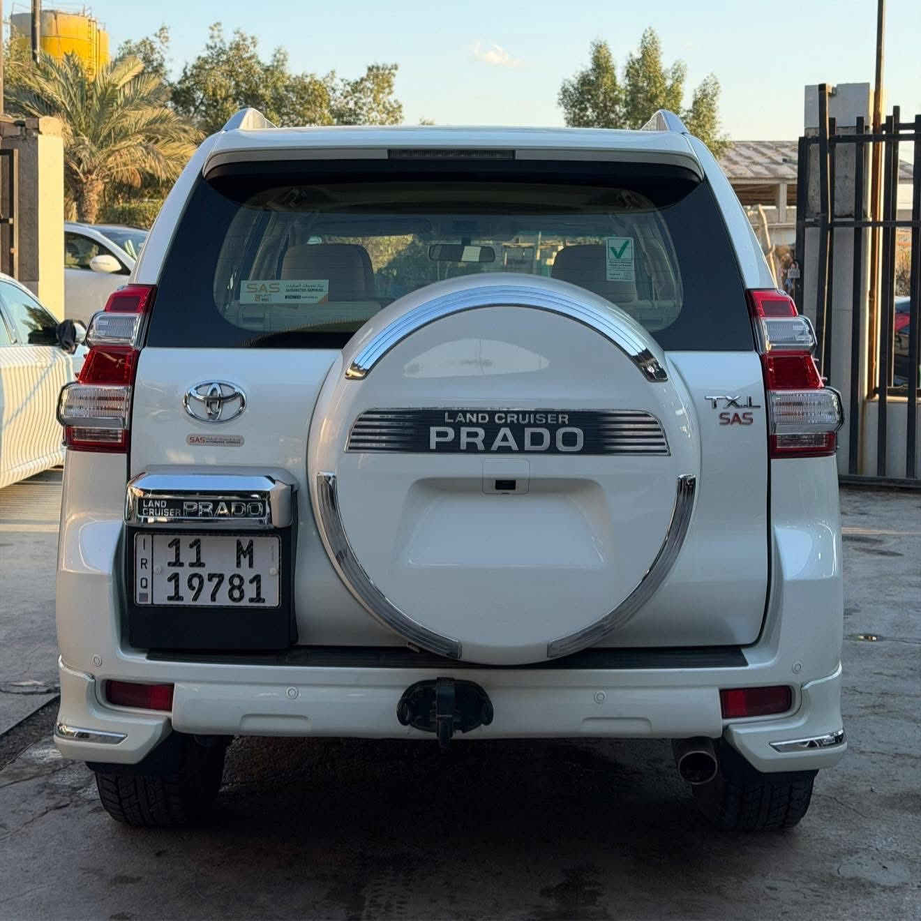 السلام عليكم ورحمة الله
للبيع تويوتا برادو 2016 
خليجي فول مواصفات 
جديده جداً 
فتحه بصمه كشن كهرباء 
سبير تعليك 
مكفوله كفاله عامه 
محرك 2700 
4 سلندر
عداد 100 الف كم حقيقي  
ضمان شركة ساز العراق 
مكان السيارة الكاظمية المقدسه
السعر 31300$
***********
