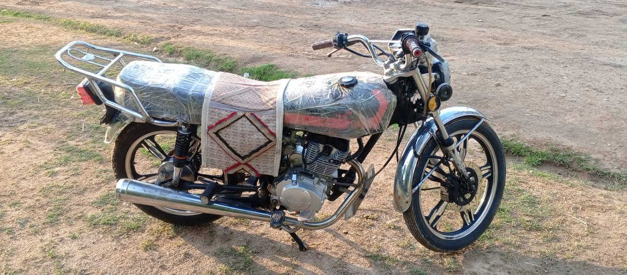 سلام عليكم دراجة سفوان البيع5كير  موديل 2024 دراجة مامفتوح محركة دراجة نضيفة دراجة كلك كلك مكاني طوريج الخيرات ***********بي وتساب السعر 425وبيه مجال الطيبين
