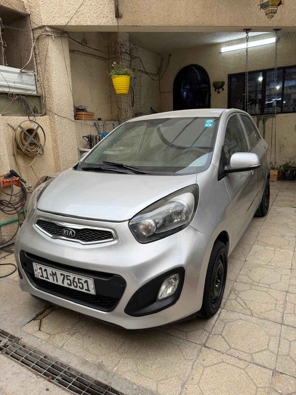 سلام عليكم من رخصت الادمن المحترم 
بيكانتو للبيع مديل ١٤ سياره جاهزه من كلشي 
كير مكينه تبريد تخم تاير محرك ٤سرندر 
بيها صبغ حزام بدون دواخل جارده
رقم جديده تحويل مباشر مكان 
سياره بغداد السعر ٧٠ 
***********
