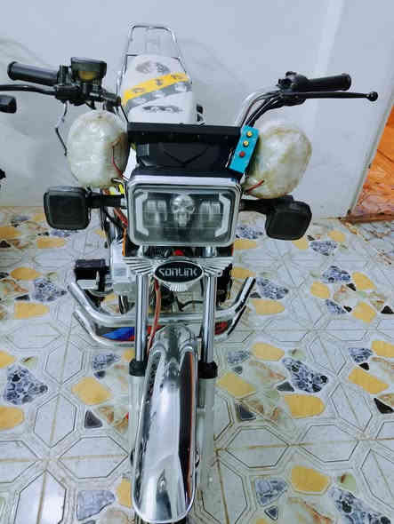 َ

َللبيع سيفان موديل 25 شاشه ايباد + سماعه بلوتوث + صلصنه كاتم. 

ََ

دراجه مكفوله كفاله عامه شرط النضافه مكينه 150c شلعه ومعدل دراجه بعده زيرو ما ناقصه اي شيء. 

َ

السعر ب860 الف وبيه مجال. 🔥

َ

العنـوان (ديالى/ الخالص/تقاطع جيزاني الجول). 

َ

الشـراي يتصـل ( ***********).
