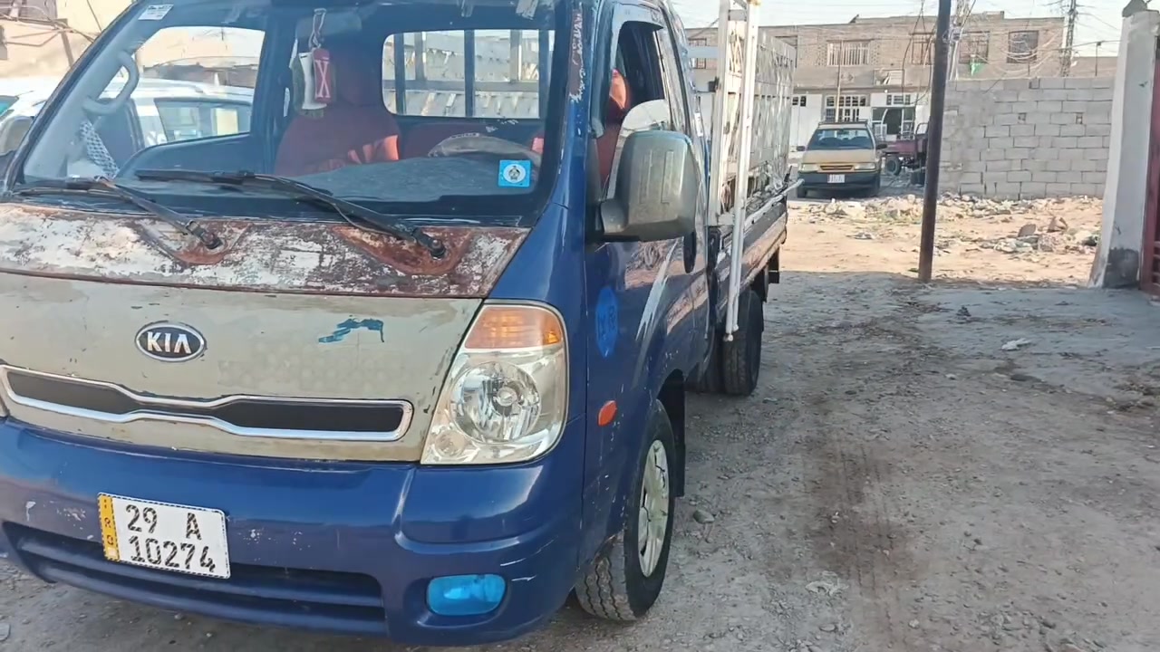 السلام عليكم كيا للبيع موديل 2007 محرك 3000مشترك محرك يبخر سياره بلاديه رقم وسط نكليزي سعر ٧٠وبيها مجال مكاني بغداد ***********//***********

