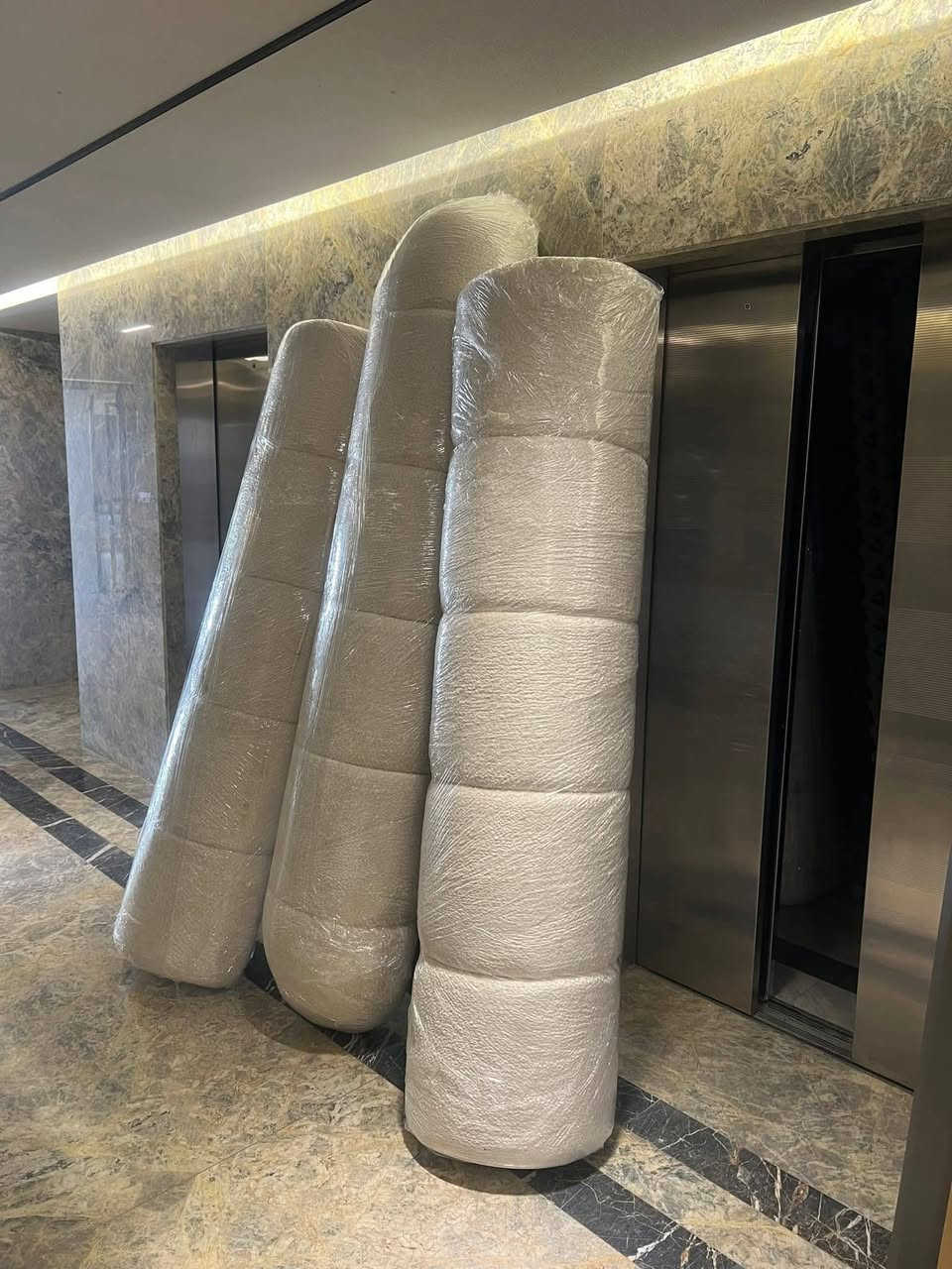 #شركة_نقليات_أربيل_لنقل_الاثاث_المنزلي_والبضائع
#داخل_وخارج_اربيل_وجميع_المحافظات_العراقيه
🔹كادر فتح ونقل وشد جميع الغرف النوم
🔹كادر مختص  لفتح وشد السبالت 
🔹كادر مختص  بتغليف الأثاث
🔹كادر مختص بتحميل وتفريغ الأثاث والبضاع
🔹يوجد جميع انواع سيارات النقل العام 
كيه.. كنتر ..هينو .. اتيكو 
- ملاحظة : يوجد نقل داخل وخارج اربيل  ولجميع المحافظات  من الشمال إلى جنوب العراق 
نقل البضائع والأثاث المنزلي وشركات والمحلات التجارية 
من أربيل إلى جميع المحافظات الجنوبيه والغربيه وبالعكس 
لتواصل معناه على الارقام التاليه في الاسفل 
***********📲 ///  ***********📲
***********📲 ///  ***********📲
***********📲 ///  ***********📲
