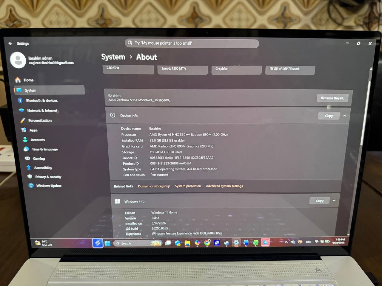 للبيع لابتوب ASUS Zenbook S 16 — موديل UM5606WA
استخدام شهر واحد فقط - شراء من النبع
المواصفات:

المعالج:
AMD Ryzen AI 9 HX 370
12 Cores / 24 Threads
سرعة 2.0GHz وتصل إلى 5.1GHz
مع NPU للذكاء الاصطناعي حتى 50 TOPS

الرام:
32GB LPDDR5X
سرعة 7500 MT/s

الخزن:
2TB SSD NVMe PCIe 4.0
المستخدم فقط تقريباً 111GB من 1.86TB

كرت الشاشة:
AMD Radeon 890M Graphics
Shared / Integrated Graphics

الشاشة:
16.0-inch OLED Touch Screen
دقة 3K — 2880 × 1800
تردد 120Hz
ألوان قوية جداً 100% DCI-P3
تدعم القلم Stylus

النظام:
Windows 11 Home
64-bit

المنافذ:
2× USB-C USB4
1× USB-A
HDMI 2.1
SD Card Reader
3.5mm Audio Jack

الاتصال:
Wi-Fi 7
Bluetooth 5.4

البطارية:
78Wh
شحن Type-C

الوزن:
حوالي 1.5kg
نحيف جداً وسهل الحمل

إضافات:
كيبورد مضيء
Touch screen
Pen support
كاميرا FHD IR تدعم Windows Hello
تصميم Premium من ASUS Zenbook

السعر ٢ مليون


**إذا كنت صاحب هذا الإعلان وتريد حذفه لأي سبب، رجاءا أرسل رسالة إلى الدعم الفني**