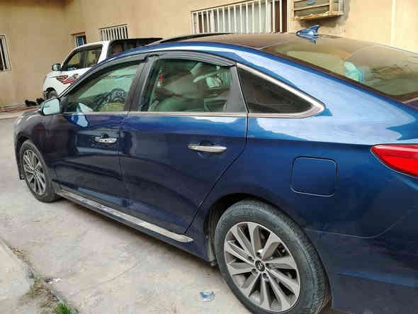 السلام عليكم 
هونداي سوناتا 
موديل 2017
فول مواصفات 
فتحة سقف سلايد روف
كشن كهرباء وهيتر 
شاشة كبيرة شاشة اعطال 
حساسات 
كامرة دوارة 
رادار جانبي 
كشنات جلد 
شاشة اعطال 
السيارة جاهزة للاخير ماناقصها كلشي ماشية 84 
حادثها فقط جاملق سكن وربع البنيد 
السعر (135) وبها مجال بسيط 
مكانها بغداد الراشدية 
رقم الهاتف  (***********)
