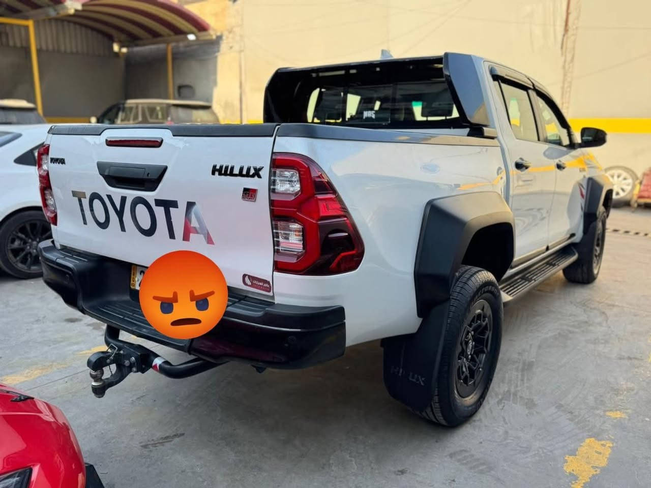 السلام عليكم
للبيع تيوتا هايلوكس
                                                                         GR
موديل 2024 
ماشيه 60 الف 
رقم اربيل الهزة مامنتهية 
مواصفات 
بصمة 
محرك V6
شاشة كامرة 
فور ويل 
كامرات 360 
شفتات ستيرن 
حزام امان احمر 
كشن كهرباء 
منفاخ اصلي 
وباقي مواصفات الهايلوكس معروفة
السياره مكفولة وسونار جديد مرفق 
السعر 425 ورقة وبيهة مجال بسيط 
للاستفسار ***********
العنوان بغداد الكرادة
