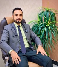 د.عمر ذياب • أخصائي باطني • الانبار القائم