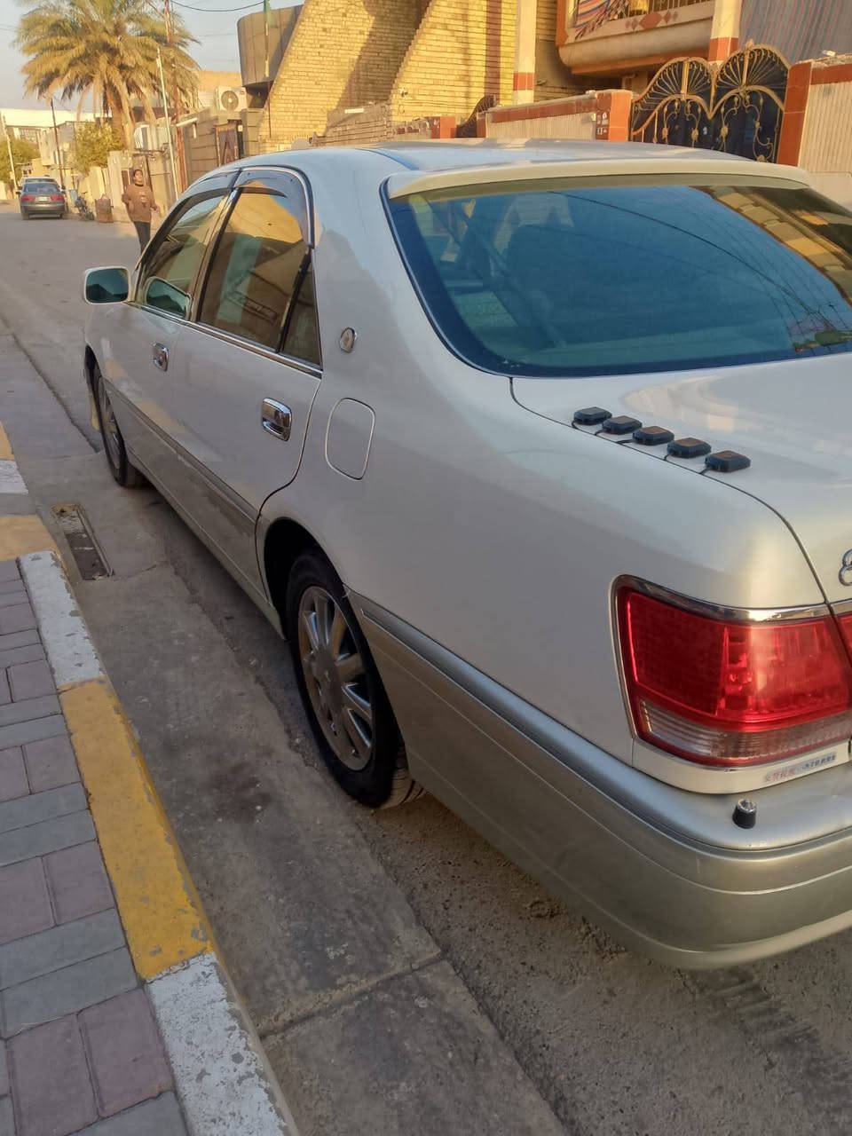 السلام عليكم سياره أدوات كراون للبيع مكفول عامه من طخه سياره ثلات دكم كر ستال  ٧٥ديفوار كبير سياره حلوه كلش لادار كاميرات أما مي خلفي رقم الهاتف  , *********** العنوان صلاح الدين قضاء دجيل
