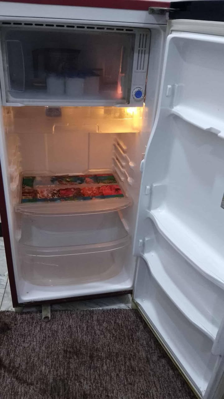 السلام عليكم..للبيع ثلاجه
 حجم وسط نظيفه بس بيه طبكات ٢ مكسرات
ومابيه اي عطل ولامصلحه وتجمد تأخذوه على الفحص  العنوان..حله شارع ٨٠ 
على طريق كربلاء .


**إذا كنت صاحب هذا الإعلان وتريد حذفه لأي سبب، رجاءا أرسل رسالة إلى الدعم الفني**