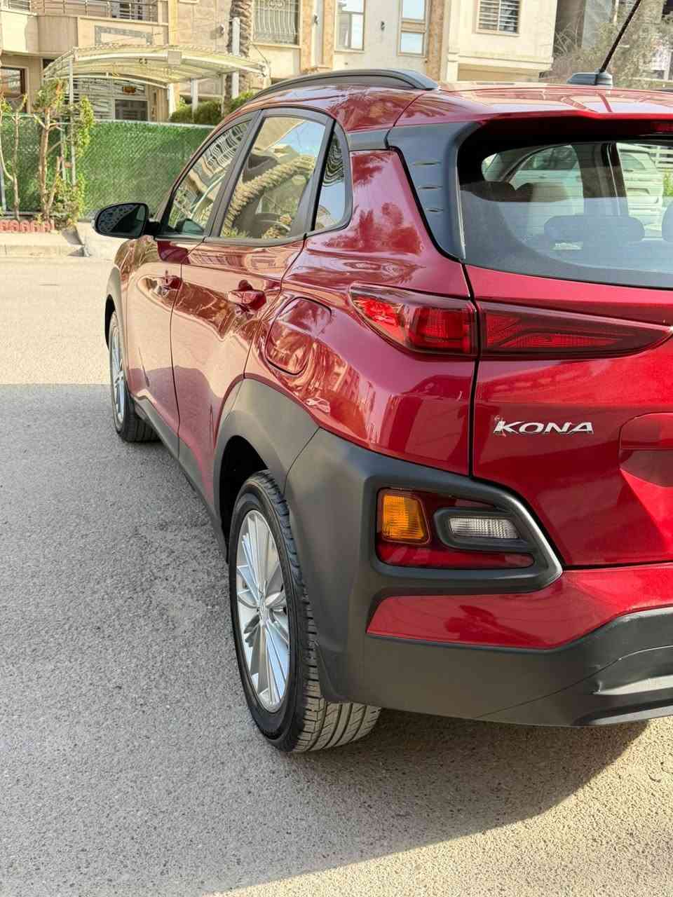 هونداي كونا 2020 لون احمر
محرك 2000 دوش كير AT 
داخل لونين اسود ورصاصي 
بصمة تشغيل + ابواب 
لد نهاري - لايت عدسة 
رادار امامي + جانبي
اشاير بلمري ويل كب كبير 17 
( فور ويل ) AWD 
كشن امامي هيتر  - ماشية 83mi
3 انظمة قيادة سبورت - نورمال - فور ويل 
تحكم ستيرن شاشة كاميرا 
مانع انحدار - تحديد مسار 
حادث سيارة جانبي باب خلفي + جاملغ خلفي 
بدون ايرباك + بارد باب خلفي ايمن جزء بسيط 
بجم بلادي صندوق بلادي محرك كير تبريد صدر 
بلادي وضع شركة سياره جديده وجاهزه 
رقم بغداد باسمي السعر (  130 ) وبية مجال بسيط 
مكان سيارة بغداد زيونة / ***********
