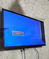 شاشة • للبيع