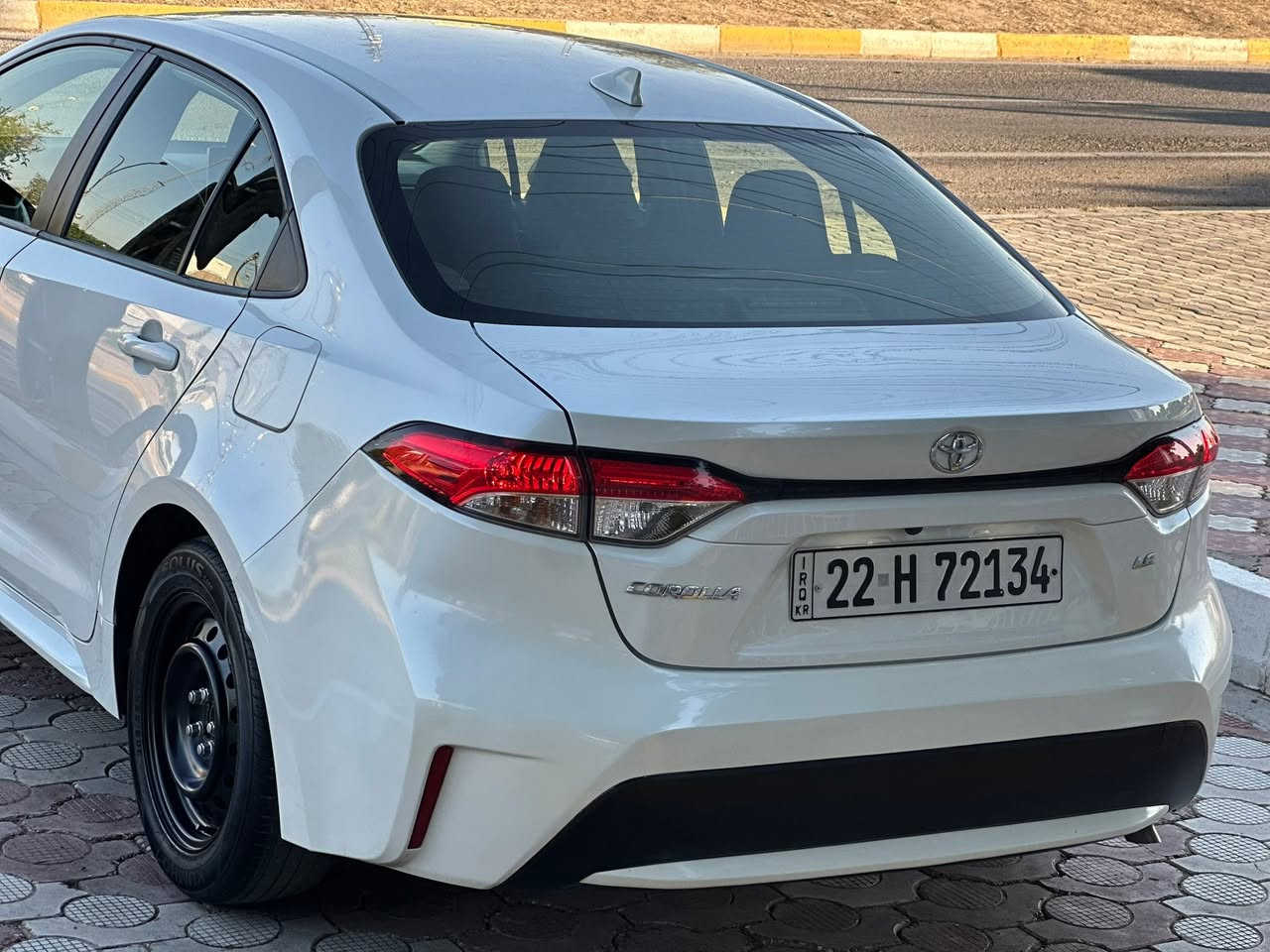 للبيع كورلا LE کلين بدون صبغ
السعر 139 بيها مجال بسيط 
***********
موديل 2020 
تثبيت سرعه 
بصمه تشغيل 
تثبيت سرعه 
كاميرا خلفي 
تبريد ثلج 
ماشيه 107 مايل 
تشغيل عن بعد 
بصمة ابواب +صندوق 
رادار 
تايرات وياله جديد 
كير محرك بشرط 
سونار بلمنشور 
بدون صبغ كفاله عامه 
بس بيهه شبر بلبونيد بارد 
السياره جاهزه 
سنويه ورقم جديد تحويل ثاني يوم 
مكان السياره ديالى خانقين
