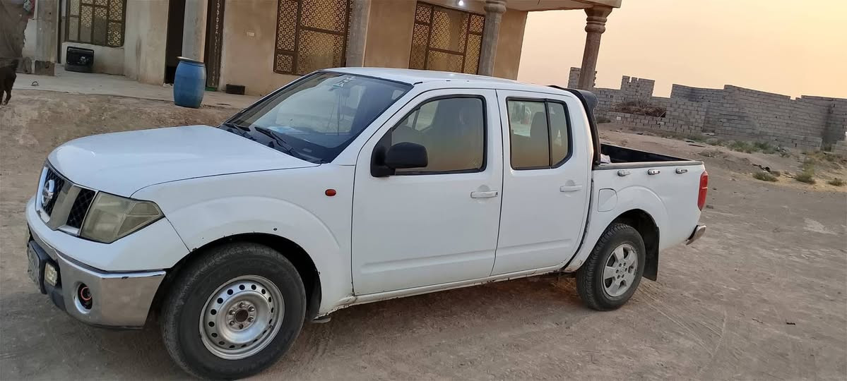 السلام عليكم للبيع نيسان نيفاره موديل 2009 رقم اربیل تحویل مباشر السیاره مصبوخه عام  سنویه صاقطه بل 19 کیر محرک بطه فیفیتی  تایر جدید  بسم الکردی  مکان بابل حله ناحیت النیل السعر 55 وبیها مجال قلیل  ***********
