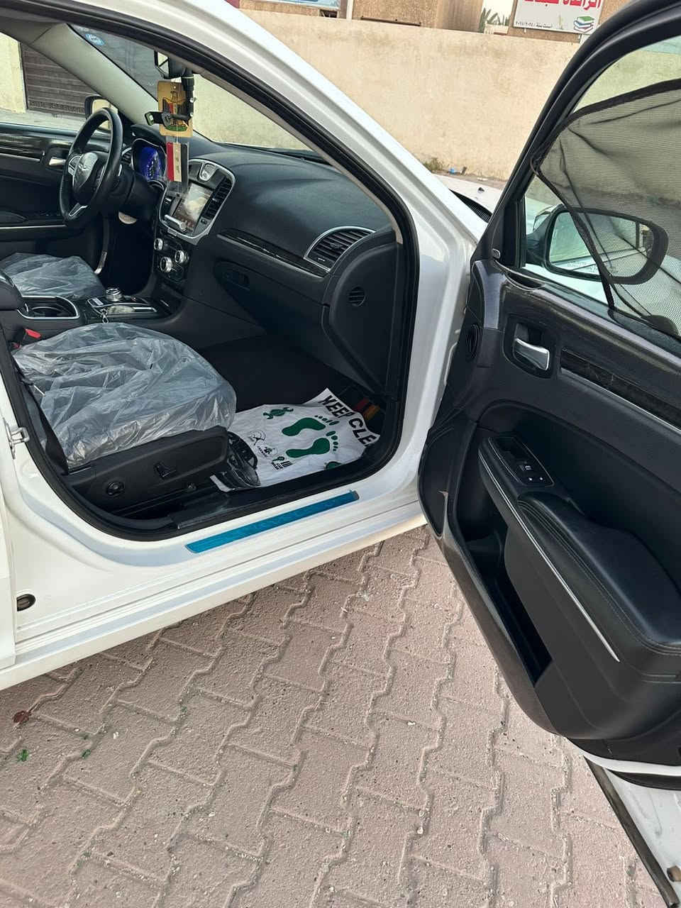 كرايسلر 300C (2016)🤍🔥
✅ كلين بدون حادث💯

🪪 رقم سليمانية باسمي شرط التحويل

🎨 اللون أبيض

⭐ فول مواصفات عدا الرادار

💺 كشنات جلد كهرباء

❄️ تبريد كشنات

🔥 تدفئة كشنات

🧠 خزن ميموري

🕹️ شفتات ستيرن

🔥 هيتر ستيرن

🪞 مرايات كهرباء

🎨 مكفولة من الصبغ والمعجون

🔍 بيها ملاحظات بسيطة رصعات خفيفة غير مبينة

🛠️ تعديل بارد + تكحيل كارتات رصعات خفيفه مال حالوب خفيفه ما مبينه 

📡 بيها سونارات

🏠 سيارة بيت

🏭 على وضع الشركة

📏 ماشية 111 ألف ميل

🛡️ كفالة كير ومكينة

🔧 جاهزة من كلشي

🔩 حدادية ولا كلوب

✨ خير من الله

🏘️ البيع لغرض  شراء عقار

📮 السـعـر ✅ ٢٣٥$ 📩

مكان تواجد السيارة: بغداد – الغزالية

رقم صاحب السيارة: ***********

ا
