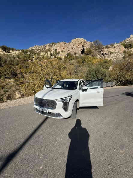 السلام عليكم. هافال جوليان للبيع موديل ٢٠٢٤ استلام على وضع الوكالة بعدها بالضمان ماشيه 29الف مكفوله 
رقم بغداد  دولي 
مواصفات هافال المعروفه نص فول 
كير ماوس سبع نمر 
شفتات كير بالستيرن 
تحكمات ستيرن. 
دخول ذكي بصمه 
حساسات وكامره خلفيه  
هندبريك دكمه 
اوتو بريك 
مكاني بغداد 
السعر 21ونص مليون  
رقم الموبايل***********.  
السياره جديده خير من الله بالعافيه على الياخذها والهافال معروفه بالشارع
