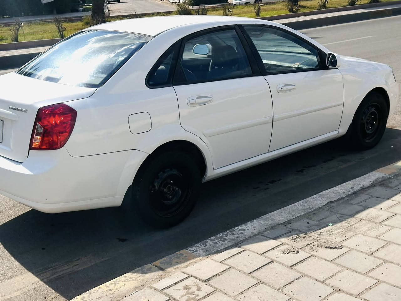 سلام عليكم شباب ورمضان كريم عليكم انشاءالله  شباب اوبترا موديل 2007رقم بغداد دولي شركه العامه السيارت سنويه الغايه 2030هزه جديده 
تحويل مباشر شباب السياره كفاله عامه من الحادث وضربه بيه 3قطع صبغ ابيع حزام  السياره ع وضع الشركه مكينه شرط ما مفتوحه كير صدر امامي خلفي تدفئه تبريد ثلج ويه السويج تخم تاير قبل سبوع شاده  دوشمه عام السياره ع وضع الشركه مال بيت مجرد اروح بيه من الدوام البيت نضيفه شكد متصور ومتعوب عليهه كلش كلش نضيفه وين ميعجبك شرط الفحص ماشيه 167الف حقيقي شكد متصور نضيفه السعر 67$وبيه مجال بسيط وسوك كلشي بي شباب الله يحفضكم انشاءالله الي ميعجب المنشور يعبره ويدعيلنه بل رزق 
مكان السياره بغداد الشعب نهايه الفورتات 
***********ابو حسن الشمري
