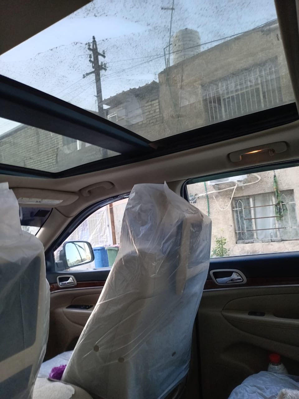 السلام عليكم للبيع جيب موديل2011  سياره جديده وجاهزه كير محرك حداديه تخم تاير نقصها مشط استيرن رقم بغداد داخل جديد محرك5700 السعر١48 للتفاوض عنوان السياره بغداد رقميً***********
