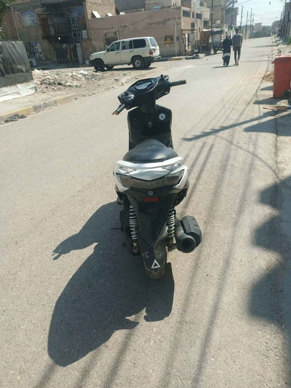 السلام عليكم دراجه للبيع سكنس لد دراجه نظيفه وكامله بلاديه السعر 800 وبيها مجال هذا رقمي ***********
