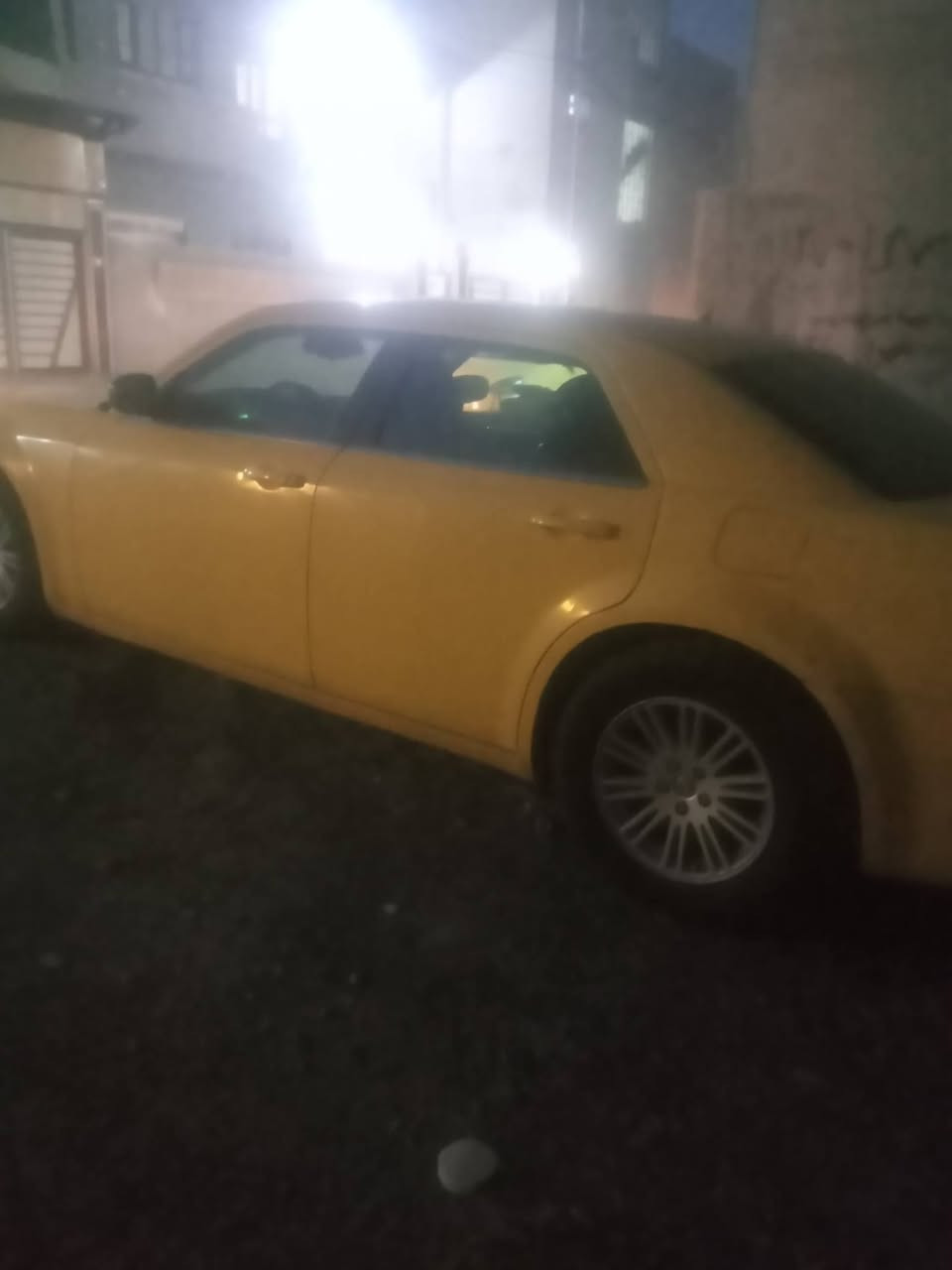 اوباما تاكسي كل وضعها جديد رقم جدبد سنوية جديدة هية مصغرة لايوجد اي غرامات عليها رقمها نينوى خطها من اخذتها الشرعي مغير خطها بغداد ديوانية سعرها ١٠٥ تريد تحويل تريد وكالة صاحبها بحي ميثاق الشرعي صديقي رقمو موجود يمي هم سايق على خط والسيارة اشتريتها صارلها يمي ٥ تشهر ضبط موقفها مقابيل البيت تاركها بس مجرد حجيت فلوسي بيها لااكثر ولااقل مكان سيارة حي مزارع على حولي مل ٩٥ من جامع القادر *********** هذا رقمي اسيا  الشراءي يتصل على رقمي او يراسلني واتساب ابو يزن
