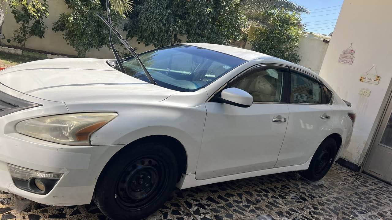 السـلام عليكم
نيسـان التيما 2013 خليجي S

مواصفات معروفه

صدر حداديه كله شرط

مكينه كير شرط 

تبريد🥶، تدفـئه كلشي شغال بلسياره

السياره بيها قطعه وحده صبغ باب الخلف الصدر 

وبيها على كدر شبرين بلباب الوره السايق 

الاستفسار هـ/***********

السـعر/ 110 وبيها مجـال

🪬♥️،
