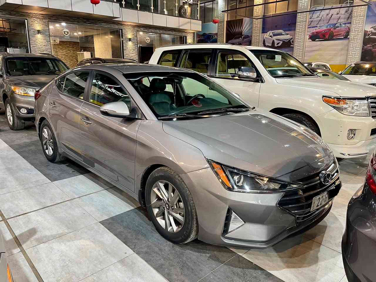 السلام عليكم 
النترا 2020 وارد امريكي لمتد
فول عدا الفتحة
المواصفات :
بصمة تشغيل وابواب
كشنات جلد
نظام سماعات infinity 
شاشة كبيرة
كامرا دوارة
لايت ليد
اشارة ترحيبية 
3 وضعيات قيادة 
شاحن لاسلكي
صندوق ذكي
قيادة ذاتية
توقف ذاتي 
تحكم ستيرن 
مثبت سرعة 
مانع انزلاق
تبريد بيانو
رادارات امامي جانبي خلفي
ماشية 90 الف مايل
محرك دوش 2000 
كير cvt
حادث السيارة زاوية البوند فقط بدون دواخل وايرباك
الرقم اربيل سنوية وهزة 2026
العنوان موصل
التواصل مع الرقم ***********
