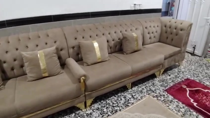 ديوان
٩ مقاعد حجم كبير مع طبله وسطيه 
العنوان ملحق الرئاسة


**إذا كنت صاحب هذا الإعلان وتريد حذفه لأي سبب، رجاءا أرسل رسالة إلى الدعم الفني**