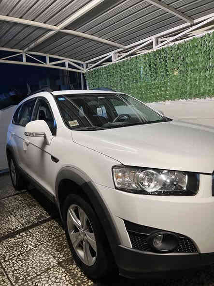 السلام عليكم 
شوفرليت كابتيفا 2012 للبيع — خليجي / 

السيارة نضيفـة استعمال بيت ومابيها ولا حادث فقط شخوط مثل ما موضح بالصوره 
ماشية 75 الف فقط 

المواصفات:
 • موديل 2012
 • وارد خليجي
 • محرك 2.4 بنزين اقتصادي فيها نضام eco
 • گير أوتوماتيك
     • فتحه بالسقف 
 • نظام الدفع امامي 
 • الممشى: 75,562
 • تبريد ممتاز 
 • داخليتها نضيفة ومحافظين           عليها  
 • ABS + وسائد هوا
      • شاشة مع كامره رجوع 
 • تحكمات ستيرن 
       سبعة راكب كشنات قلابه 
ملاحظة

السعر: (109 وبيها مجال )
المكان: بغداد البلديات 
الرقم : ***********
