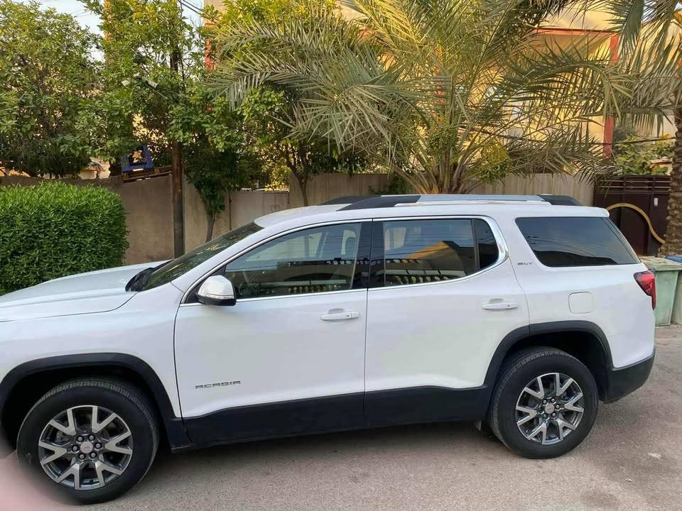 السلام عليكم
GMC Acadia 2023 SLT.              2023 جمسي أكاديا   
 ماشية 88 الف كيلو مو ميل 
رقم سليمانية بأسمي  
فول مواصفات للأخير عدا الفتحة
٧ راكب - ٣ قطع تبريد
محرك 2000 تيربو - كشنات جلد - تشغيل عن بعد
- نقاط عمياء - رادارات (360) امامي خلفي جانبي -
صندوق كهرباء ( ويفتح بالقدم ايضا ) - سستم صوت (bose) -
داتا شو - تدفئة كشنات - كشنات كهرباء
تحديد مسار - اوتو ستوب - توقف ذاتي عند الاقتراب من السيارات
- قفل تلقائي - مراية تعتيم ذاتي + اشاير - سايد بريك بصمة - فول تحكمات ستيرن - اضاءة العالي اوتو - لايت ٣ عدسات - منظومة زنون بلادي
وبعد بيها هواااي مواصفات. 

الحادث واضح بالصور وسونار مرفق بالصور أيضاً .

السعر : 235 ورقة وبيها مجال - مكاني كربلاء .

السيارة جديدة بمعنى الكلمة وبالواقع بعد احلى وكل التفاصيل مذكورة بالمنشور . 

للاستفسار الاتصال : *********** واتساب موجود
