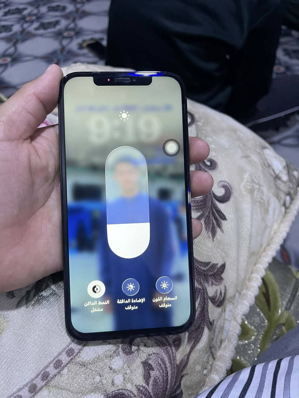 12 برو ماكس ذاكره 256 بطاريه 85 بلاديه فقط مبدل شاشه فيس ايدي شغال كامره شغاله  شرق اوسط خط واحد كل نقص مابي سعره 330 فقط مكان بابل محاويل ***********
