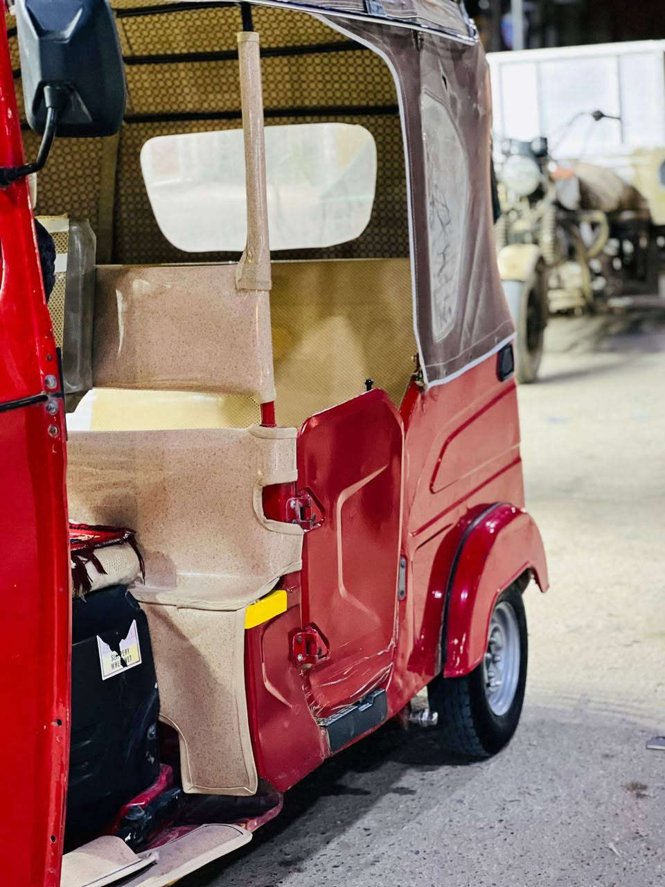 السلام عليكم تكتك للبيع السعر 9000وبيه مجال الستفسار اتصال عله الرقم ***********
