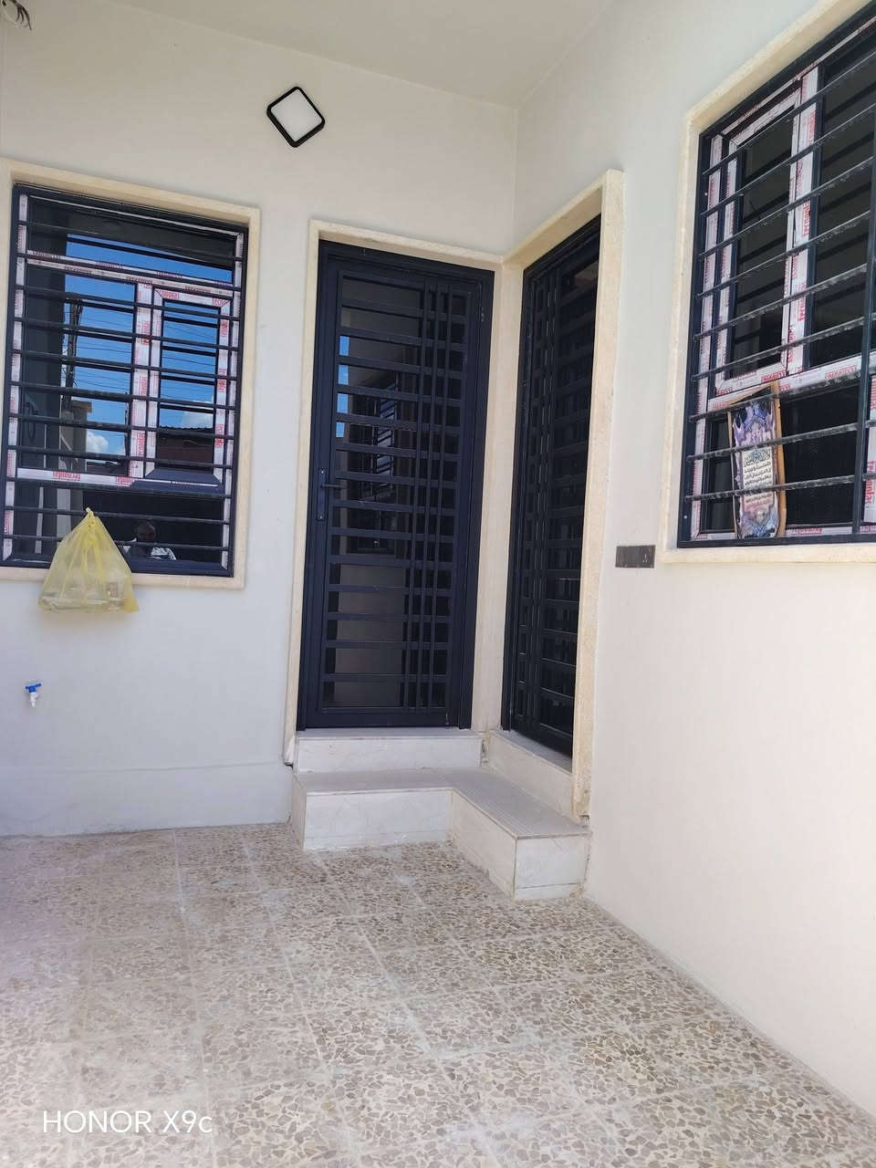🏡🔥 للبيع... داران مميزتان في حي كركوكلي 🔥🏡
📍 الموقع: حي كركوكلي، قريب جدًا من الشارع العام وجامع طه. 📐 مساحة كل دار: 100 متر مربع. 🏠 البناء: طابقان. 📏 الواجهة: 5 × 20 متر.
🔹 تفاصيل كل دار: ✅ الطابق الأرضي:
غرفة نوم
هول
استقبال
مطبخ
صحيات داخلية وخارجية
✅ الطابق الثاني:
غرفتان نوم
هول
صحيات
🎥 مواصفات إضافية:
نظام كاميرات مراقبة
غسالة
إنترنت
ستلايت
💰 السعر: 115 مليون دينار لكل دار 📌 يوجد مجال بسيط للتفاوض
📞 للتواصل والاستفسار: *********** ***********
📍 زورونا في مكتب تاج الملوك حي البكر – سايدين الكنيسة – مقابل أزياء الأصدقاء
🏘️ عندك عقار للبيع أو للإيجار؟ تواصل ويانا، ونوفر لك خدمة تسويق احترافية.
👑 تاج الملوك... عنوان الثقة 👑
