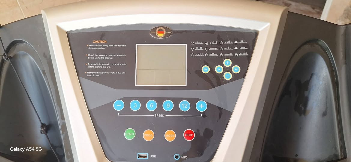جهاز مشي فيه عطل ابيعها فحم 110 الف الهزاز شغال بدون بس مافيه قايش ابيعها فحم ***********
