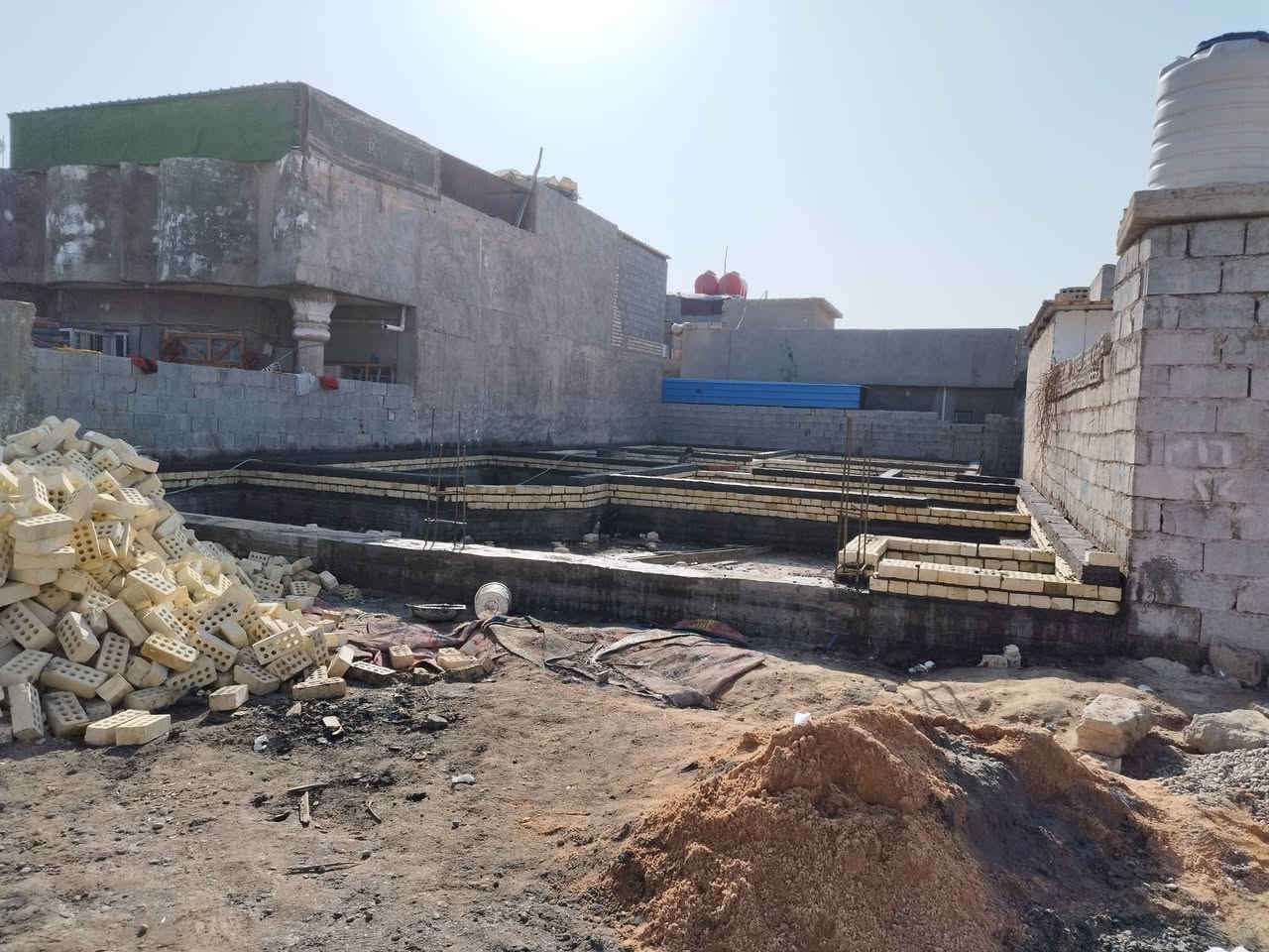 بيت مساحه 200للبيع
للستقسار***********
الموقع بدايت حي عداي قرب اسواق باب الحاره اول فرع
