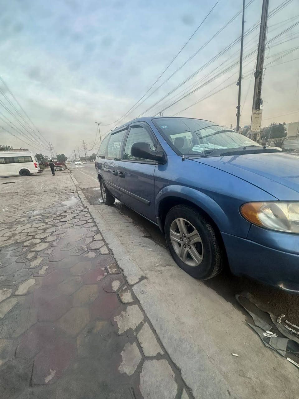 دوج كرفان 2007 طويله تدفئه وتبريد ثلاث قطع مكينه 3300
7 راكب سياره عائليه وكلش حلوه داخلهه نضيف بيبانهه كهربائيه مري كهربائيه صدرهه كله جديد ورقمهه انگليزي 
السياره مابيهه اي نقص
بيهة شخوط بسيطة
وتكحيل قليل 
الاتصال *********** 
*غير متواجد على الفيس
