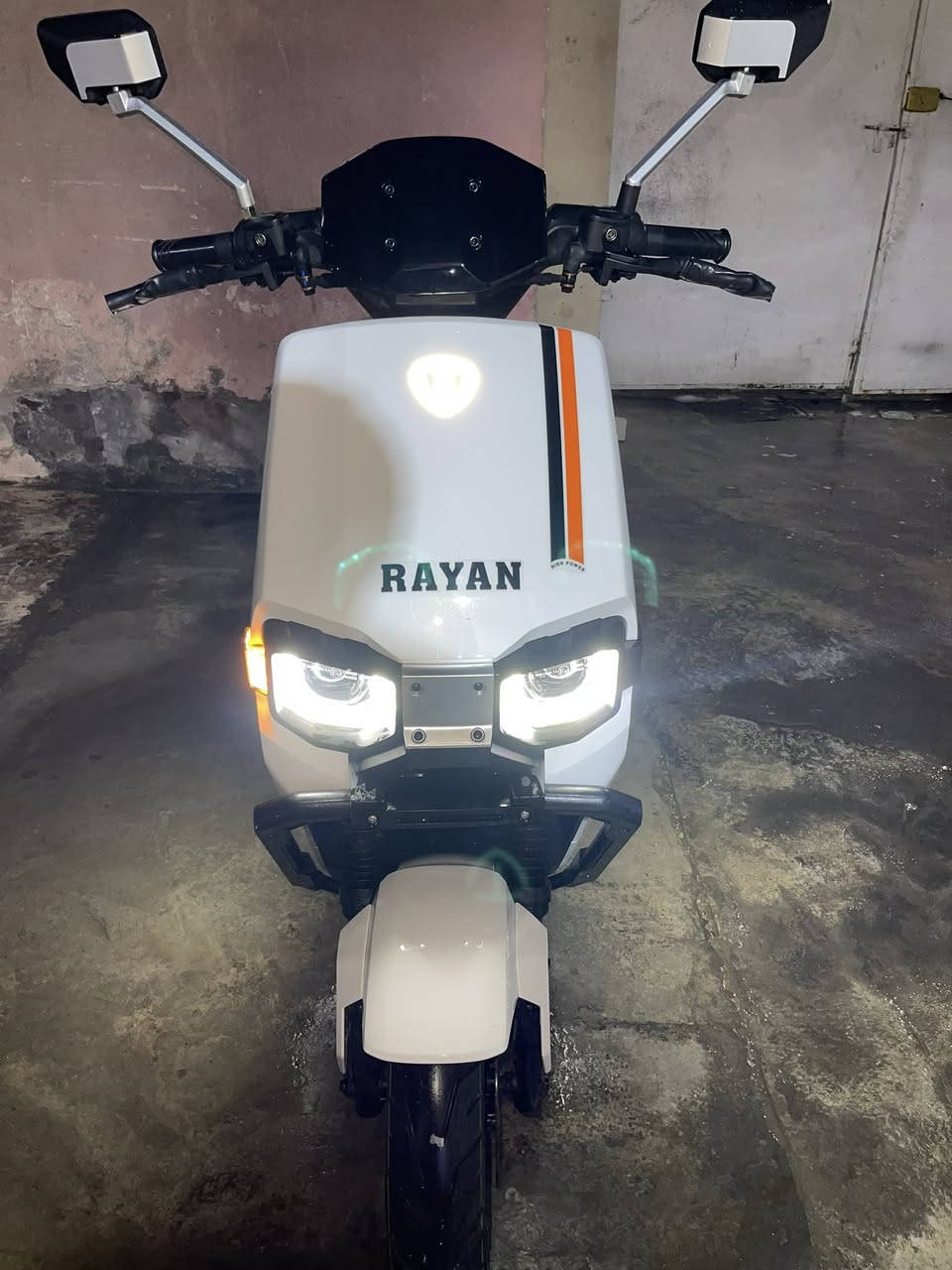 سلام عليكم شباب دراجه شحن شركه الريان دراجه اخت زيرو شحن خيرر من لله دراجه جديده ماخدها صار 25 يوم سعرها ب950 وبيها مجال اتصل وتدلل مكاني بغداد حي جميله رقمي 
*********** واتساب ماسنجر متواجد
