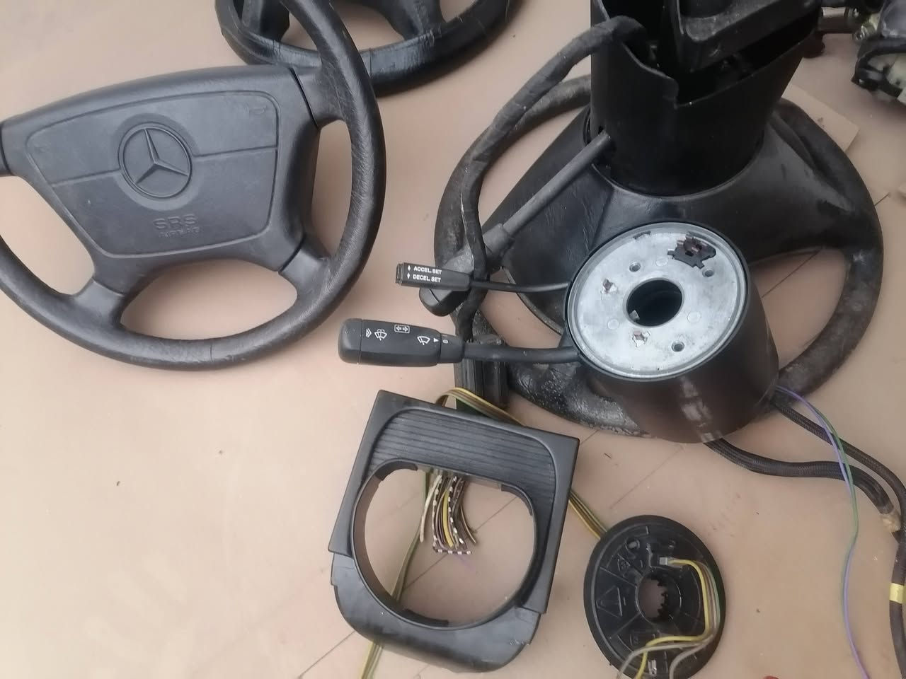 .
السلام عليكم عندي ستيرنات وارد
شبح 140
جامبو 126
كاملات الستيرن و الشريط و يدة الماسحات
و 3 مدافع
شبح 140 و ام عيون 210 
بغداد ***********
