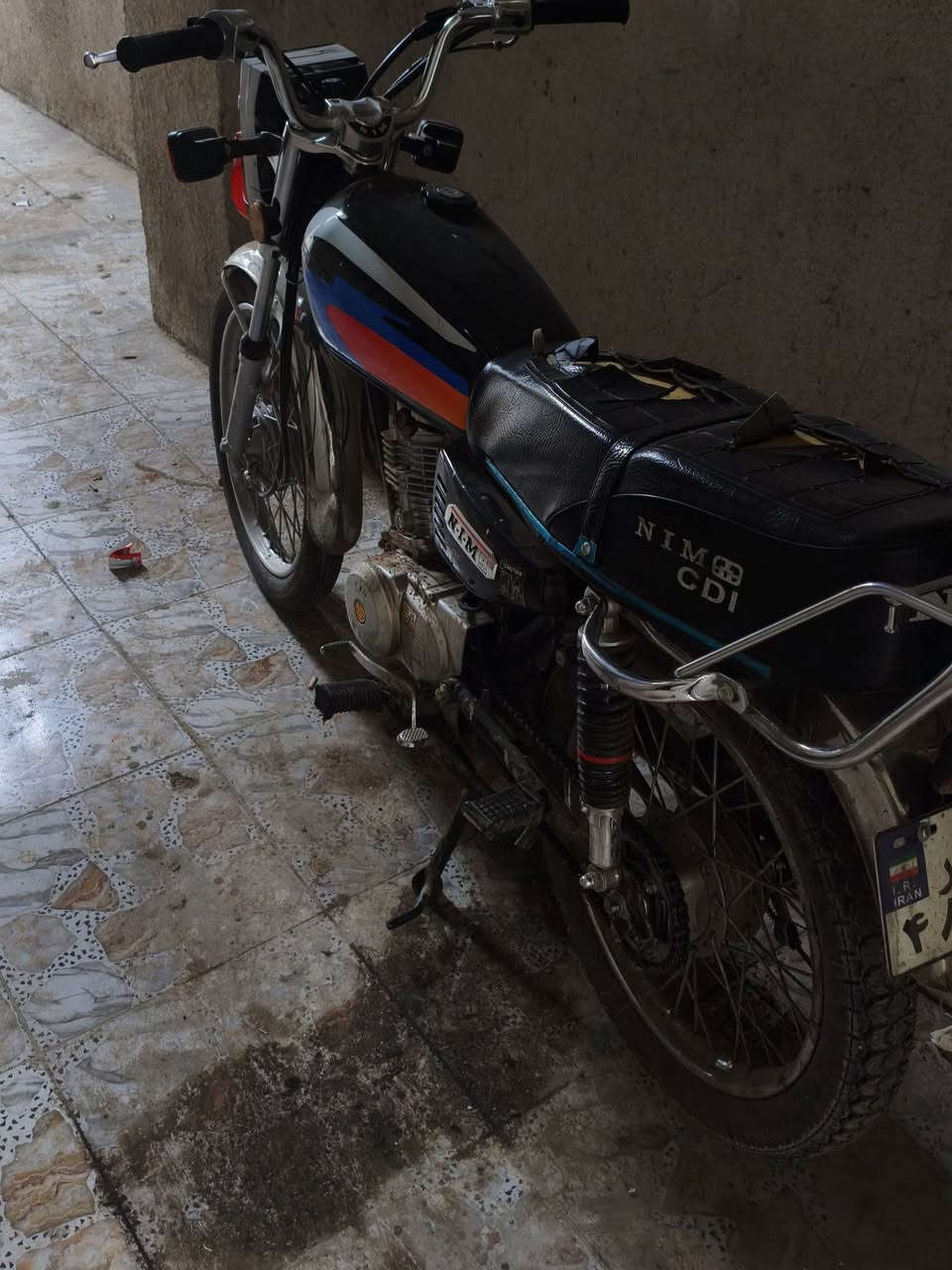 دراجه نامه اوراق مكاني بغداد مديل 25 الدراجه ما مشتغله درفلري ابد اني عندي سياره مرات اطلع بيه 
السعر 500توصل ***********
