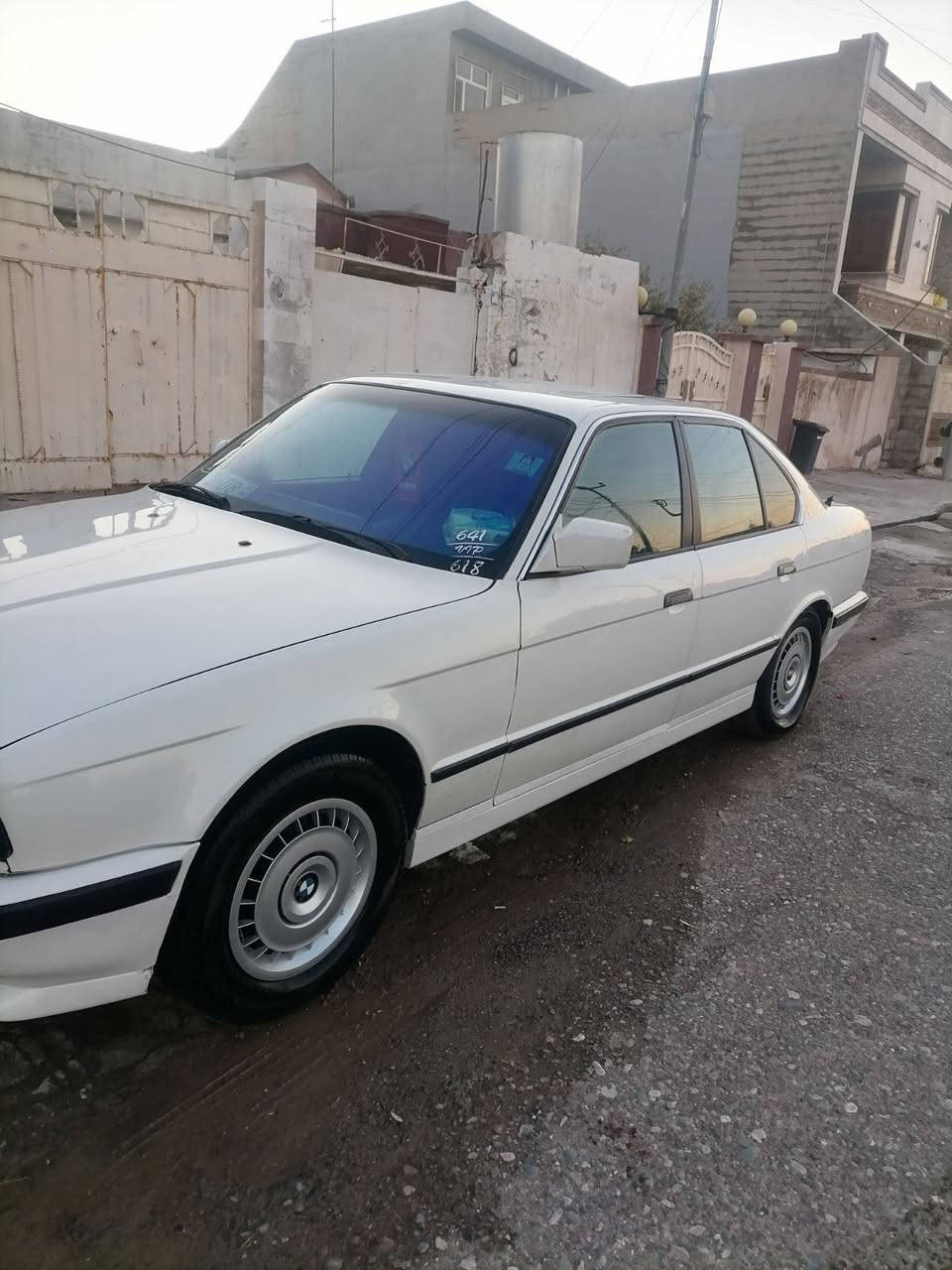 بیێم 90 سلایتە.جرکەی تیانیە زۆر تووندوتۆڵە مەکینەبیستەوگێر عادی وگێرومەکینەی بەشەرت٦٠٠هەزار غرامەی 
لەسەرەوجام کارەباییە،سەیارەکە تابڵی خاوێنەو جوانە
سحر 45 وەرەقەوکەمێك مەجال
رقم تەلەفۆن☎️***********📞
رقم تەلەفۆن☎️***********📞
📍شوێن هەولێر
