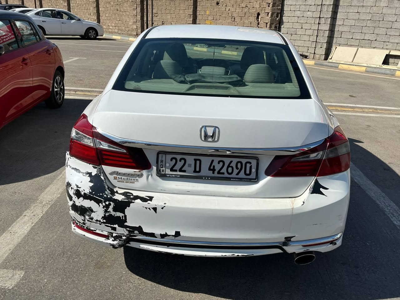 هوندا أكورد 2016 - للبيع (حالة المحرك والجير ممتازة)
سيارة عملية جداً وقوية، معروضة بحالتها الراهنة بسعر مغري للجادين.

• النوع: هوندا أكورد (Honda Accord).

• الموديل: 2016.

• الرقم: أربيل (22 D 42690).

• الحالة الميكانيكية: المحرك والجير بحالة ممتازة جداً، السيارة تمشي وما بيها أي نقص ميكانيكي أو تقني.

• حالة البدي: السيارة فيها صبغ وتعديل خارجي (كما موضح بالصور) في المصد الأمامي والخلفي وبعض الجوانب، تحتاج صبغ تجميلي فقط للي يحب يرجعها وكالة.

✨ المميزات:

.

• داخلية نظيفة ومريحة.

• نظام تعليق (صدر) جيد جداً.

• اقتصادية في استهلاك الوقود رغم قوتها.

💰 السعر:

(95) $ أو بي مجال بسيط.

ملاحظة: البيع على وضعيتها الحالية، والسعر مراعى فيه حالة البدي الخارجي بشكل كبير.

📍 المكان: (بغداد العامريه ).

📞 للتواصل: (***********).
