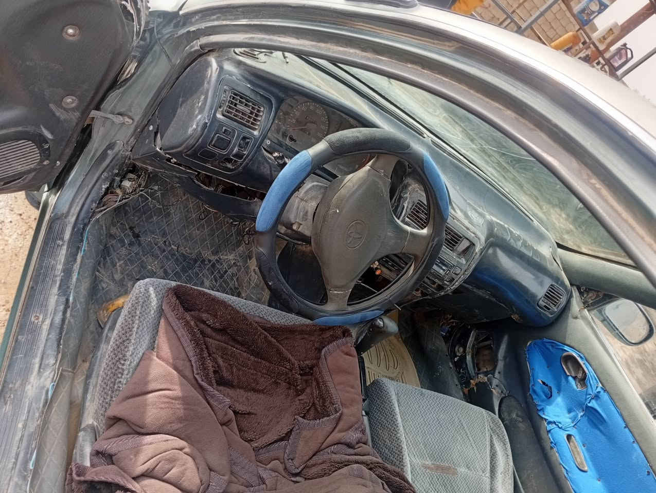 السلام عليكم ورحمه الله وبركاته 
كورلاه للبيع فحص نينوى تريد وكاله تريد تحويل 
سياره جاهزه 
كير ومحرك شرط لا تنقيص ولا تبخير 
صدر وره جدام نص عمر 
طخم تاير فوك نص عمر 
باتري جديد 
كهربائيات كله شغاله من دعاميه لدعاميه 
السعر (١٦)وبيه مجال 
مكان سياره صلاح الدين قضاء الشركاط قريت الحوريه 
يرهم مراوس حسب القناعه 
رقم الهاتف ***********
